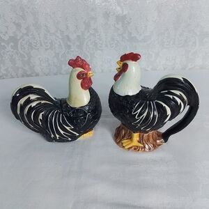 Sakura vintage hand painted ceramic sugar bowl and creamer chickens.